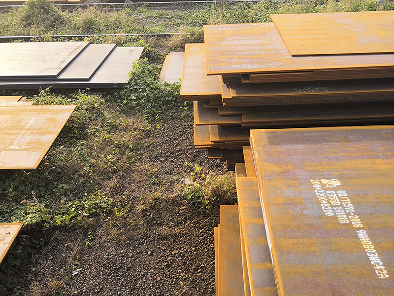 陜西岐山Q355NEZ25室外倉(cāng)庫(kù)存放鋼板不宜超過(guò)兩個(gè)月